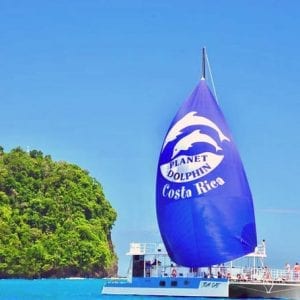 Catamaran Sailing and Snorkeling from Quepos with Lunch