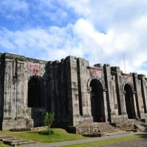 Full-Day Cartago Ruins, Iraz? Volcano and Sarapiqu? River Cruise from San Jose