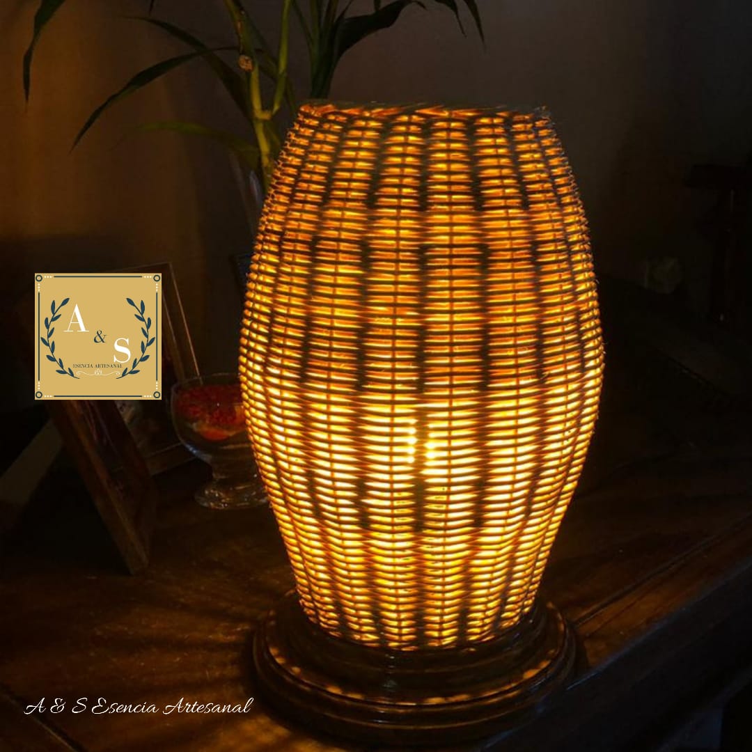 Oval mesa Lamp