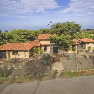 Casa Leon Avellana, Hacienda Pinilla